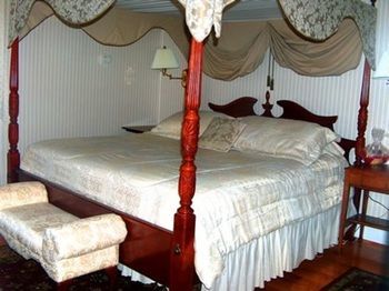 Magnolia Manor B&B Inn วิลเลียมส์เบิร์ก ภายนอก รูปภาพ
