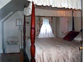 Magnolia Manor B&B Inn วิลเลียมส์เบิร์ก ภายนอก รูปภาพ