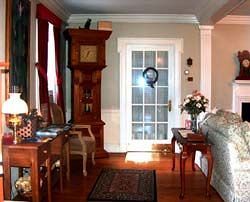 Magnolia Manor B&B Inn วิลเลียมส์เบิร์ก ภายนอก รูปภาพ