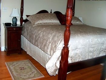 Magnolia Manor B&B Inn วิลเลียมส์เบิร์ก ภายนอก รูปภาพ